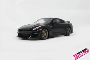 1:18 Nissan GT-R Takumi Edition - 2024 - Purple