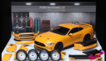 1:18 Ford Mustang GT- 2019 - Oranje inclusief tuning kit.