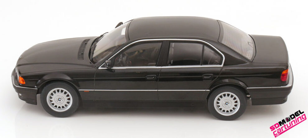 Modèle Réduit BMW 740i E38 Noir Métallisé 1994, échelle 1/18, KK-Scale - Neuf
