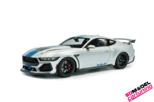 1:18 Ford Mustang Shelby Super Snake - 2025 - Lichtgrijs metallic