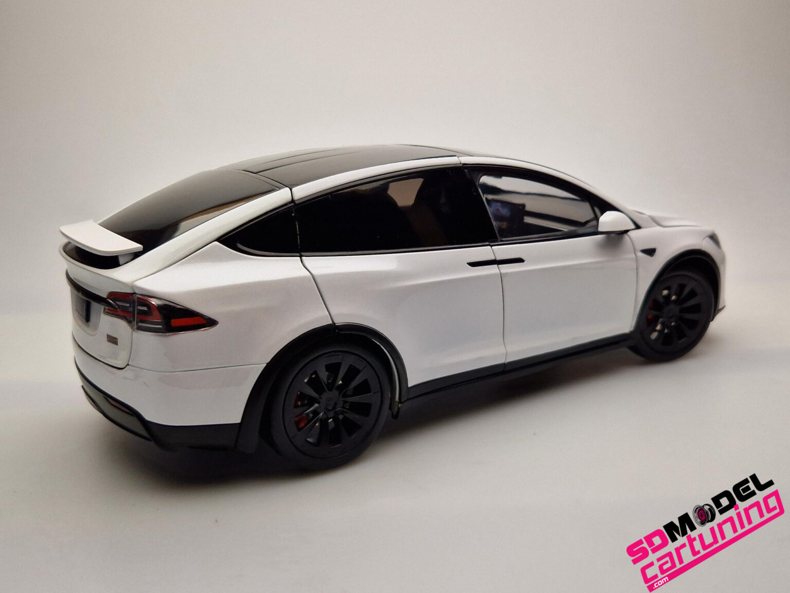 1:18 Tesla Model X - 2024 - Wit - SDmodelcartuning.com