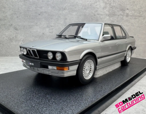 1:18 BMW E28 M5 - Zilver