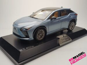 1:18 Lexus RZ450e - 2023 - Blauw metallic