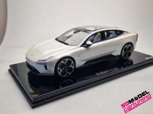 1:18 Polestar 5 - Wit metallic 