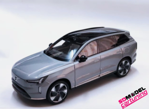 1:18 Volvo EX90 - 2026 - Gris metálico