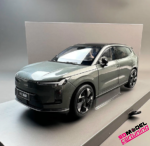 1:18 Volvo XC70 - 2026 - Forest Green metallic