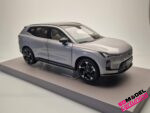 1:18 Volvo XC70 - 2026 - Zilver